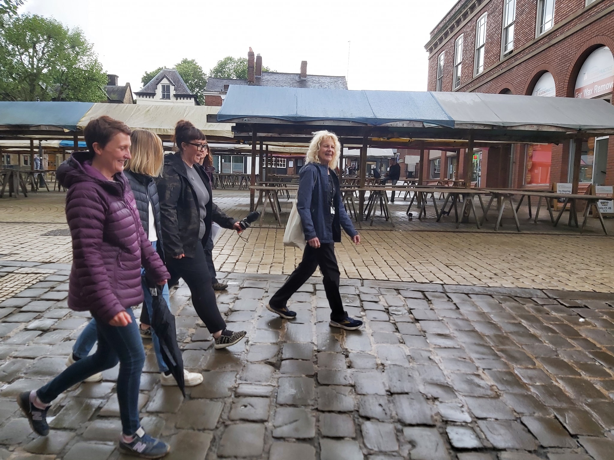 Introduction to Netwalking group at Chesterfield Walking Festival on the walk